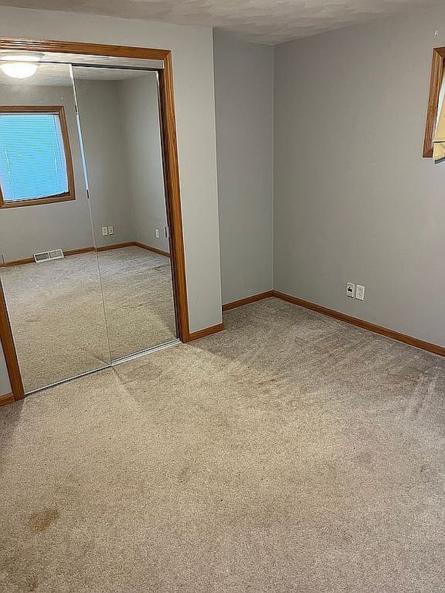 Photo of 601 Drury Ln, Le Grand, IA