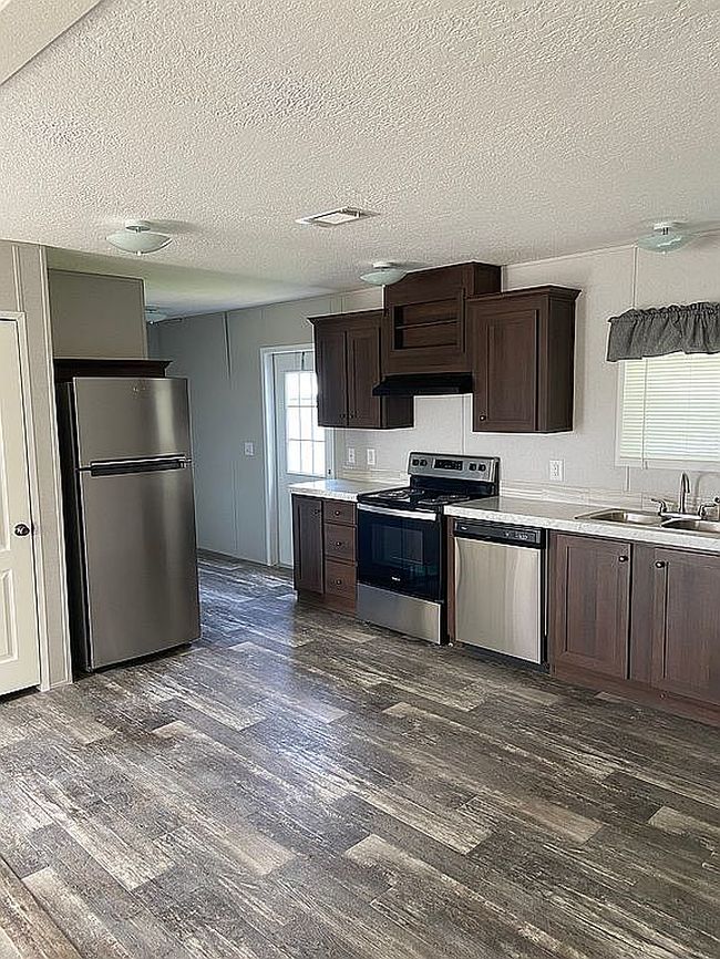 Image of 4000 24th St N Lot 802