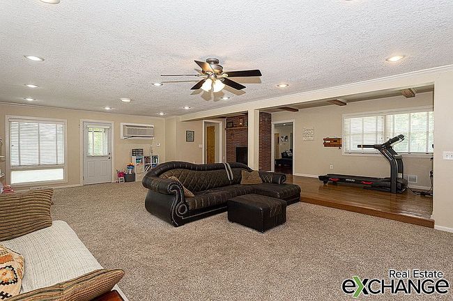 Photo of 5 Riverview Park Dr, Bettendorf, IA