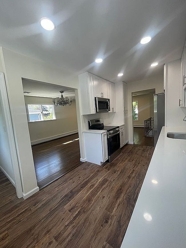 Photo of 22 Brian Dr, East Islip, NY