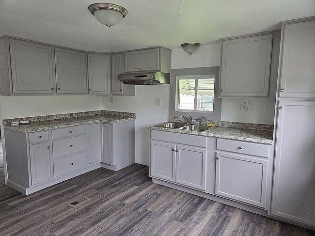 Additional photo 2 of property located at 111078 Lawrence Loop #45