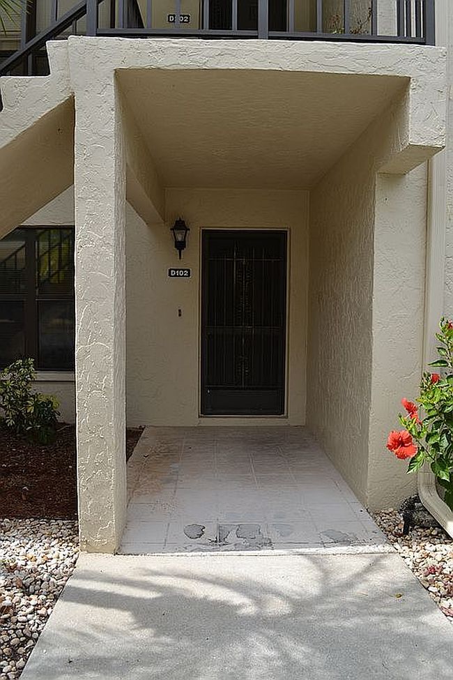 Photo of 4241 Chantelle Dr Apt D102, Naples, FL