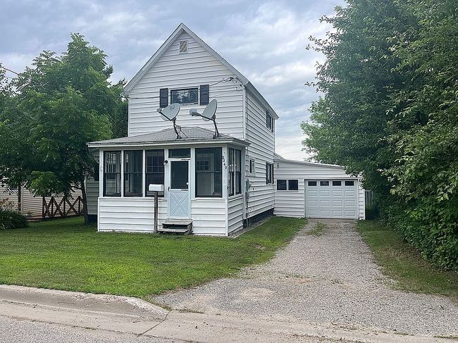 Photo of 2240 W 4th Ave, Sault Sainte Marie, MI