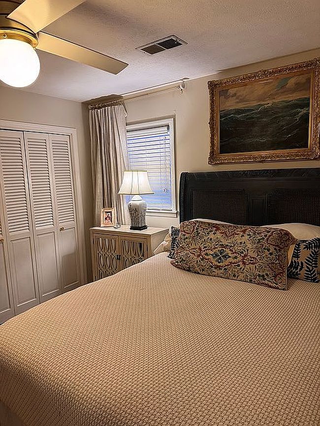 Image of 834 Cooper Ave