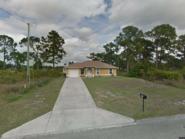 Photo of 957 Milwaukee Blvd, Lehigh Acres, FL