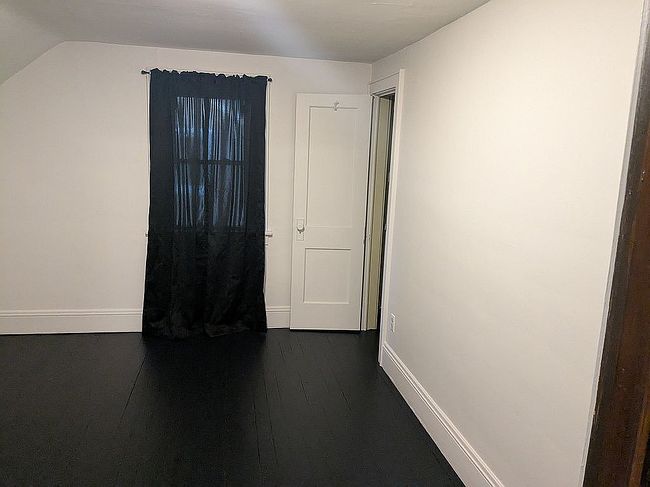 Photo of 523 Lamont Ave