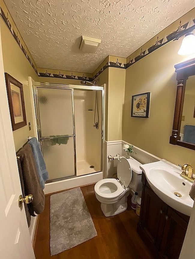 Photo of 214 Rockwood Ln, Kernersville, NC