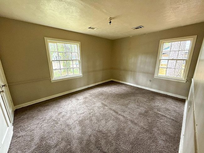 Image of 746 Woodbury Rd