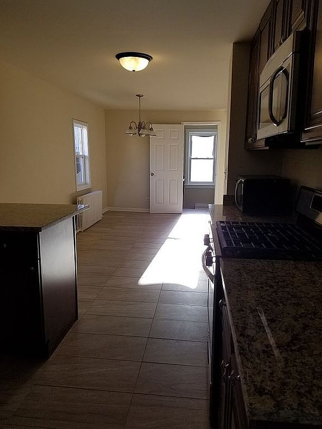 Photo of 3404 N Ozark Ave, Chicago, IL