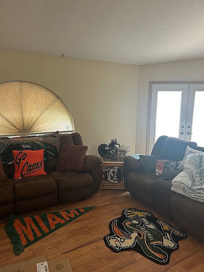 Image of 10344 Henderson St