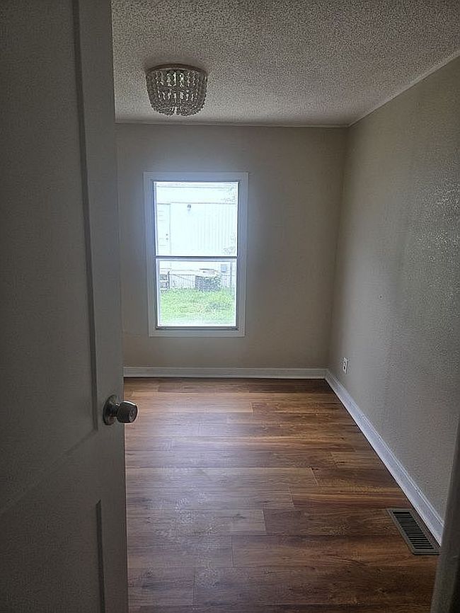 Additional photo 3 of property located at 2320 E Macarthur Rd Lot J10