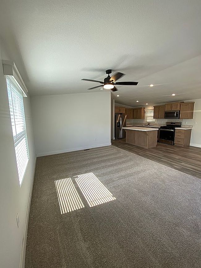 Photo of 8787 Locust Ave Space 103, Fontana, CA