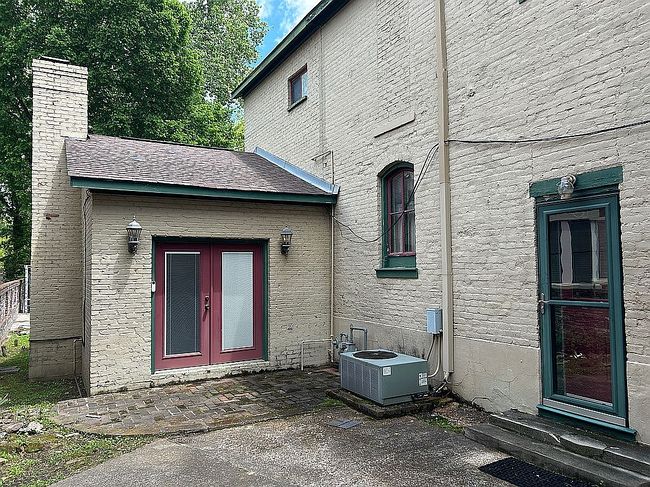 Image of 526 Perry St