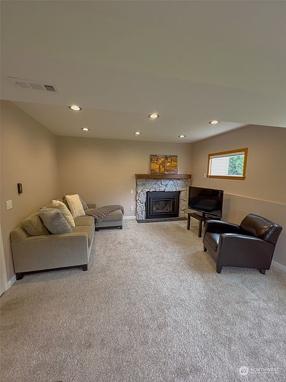 Additional photo 3 of property located at 818 39th Pl