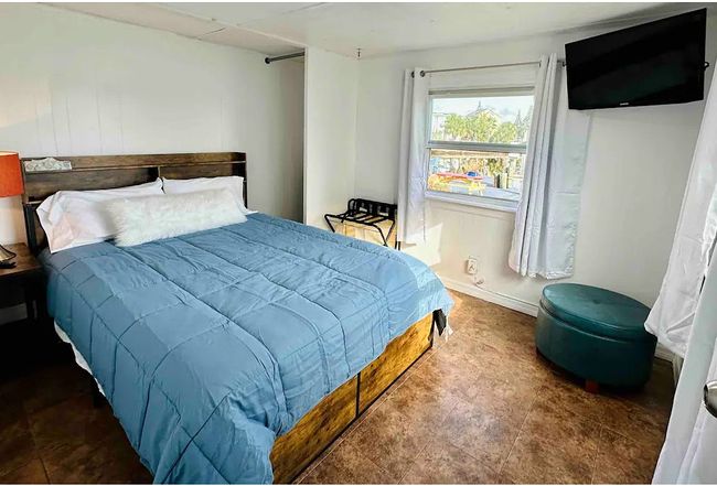 Additional photo 2 of property located at 6501 Clark St