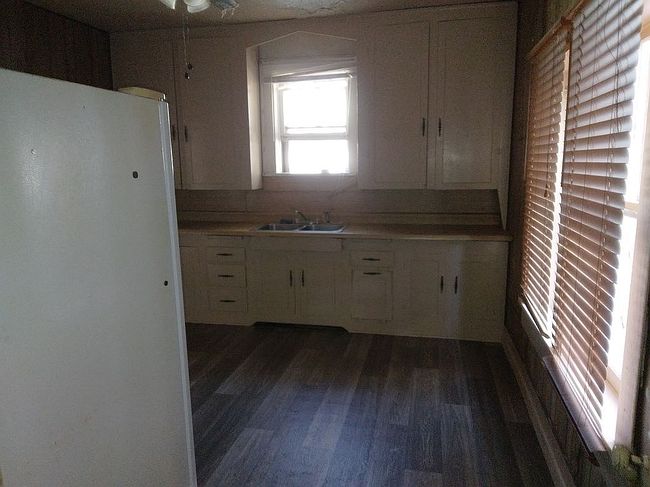Image of 403 Nw Columbia Ave