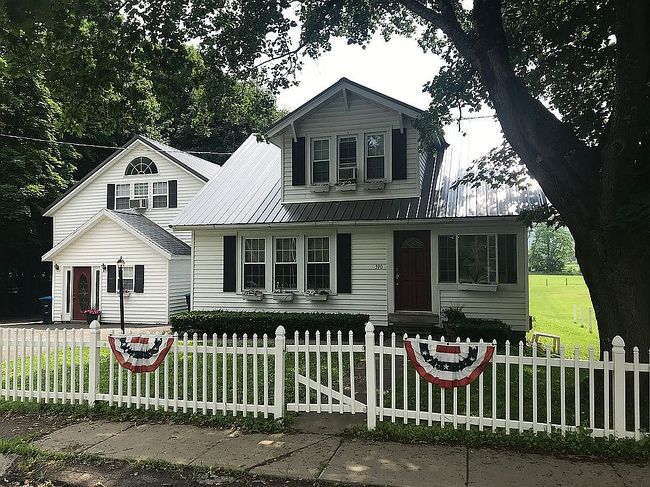 Image of 390 Main St