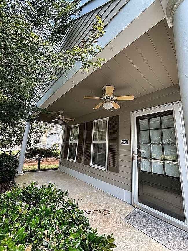 Photo of 5052 Kathryn Glen Dr, Acworth, GA