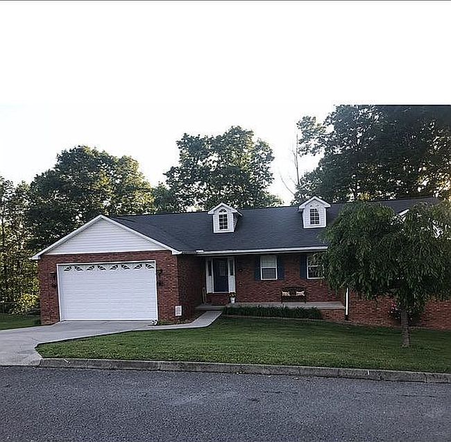 Photo of 186 Baxter Dr, New Tazewell, TN