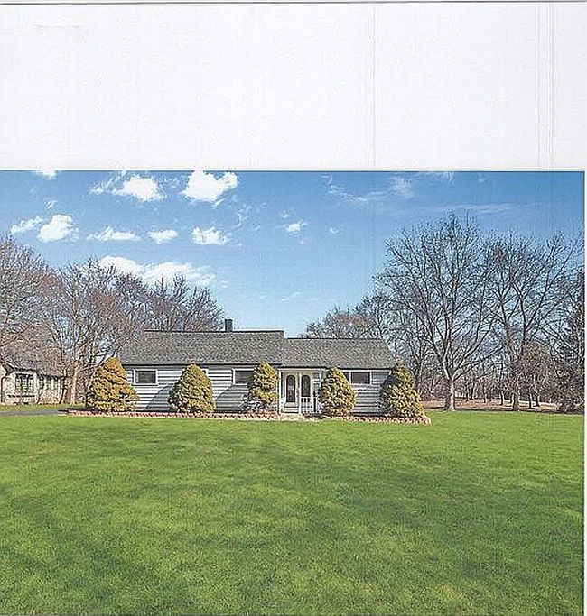 Photo of 211 Haman Rd, Inverness, IL