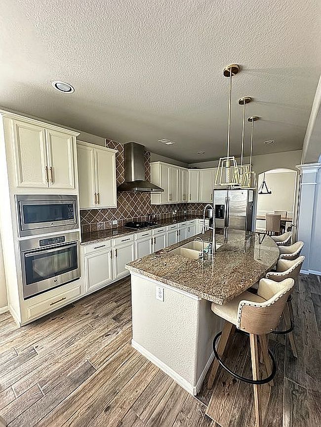 Photo of 9735 Clear Diamond Dr, Rosharon, TX