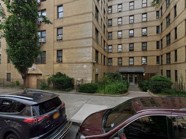 Image of 2420 Morris Ave Apt 5H