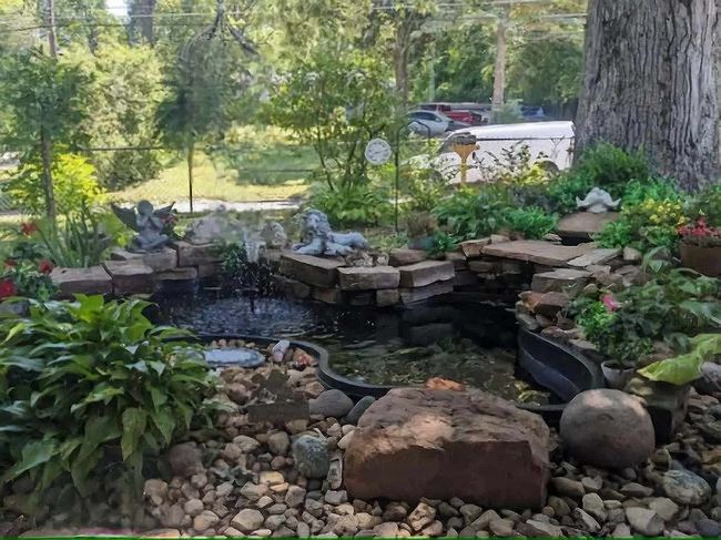 Additional photo 2 of property located at 210 E Pleasant View Dr