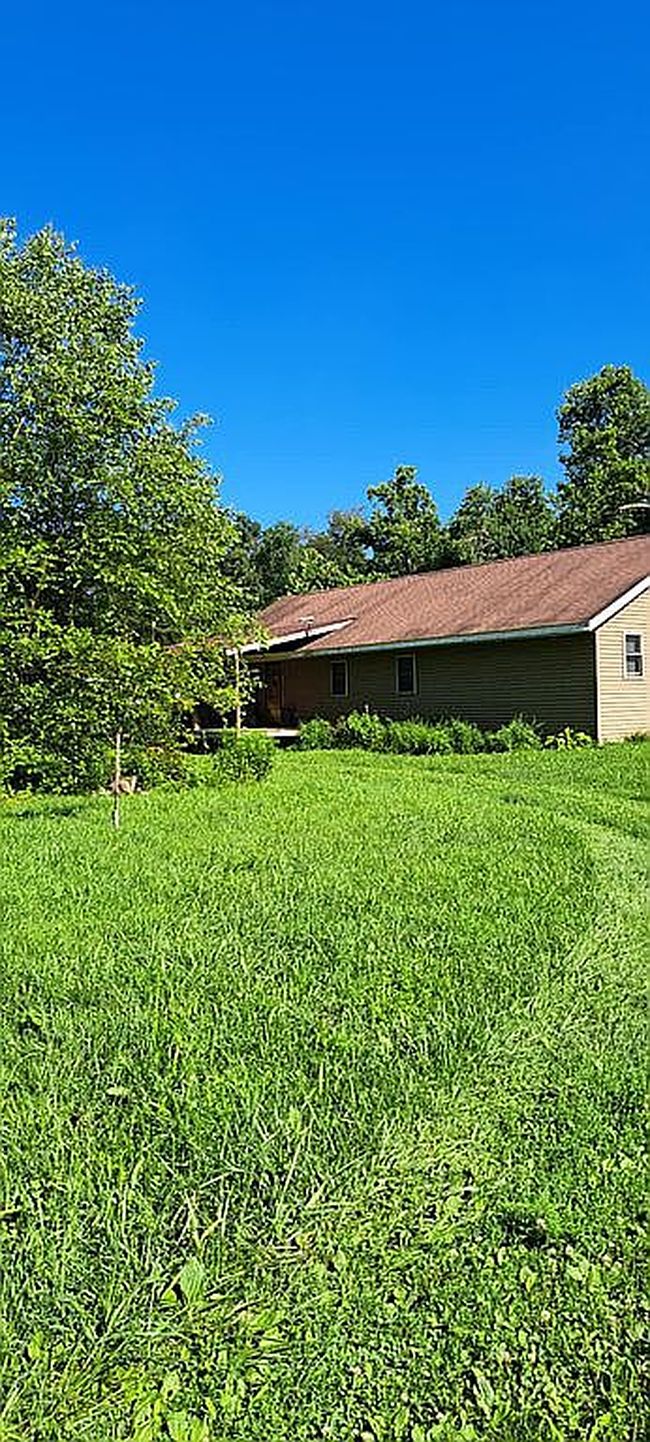 Photo of 10459 Smith Rd, Scottsburg, IN