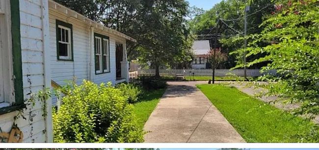 Image of 525 N Cherry St