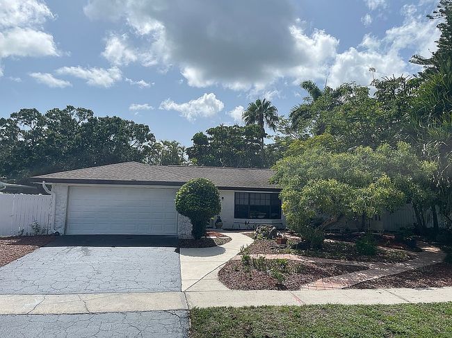 Photo of 3348 Balboa Cir E, Naples, FL