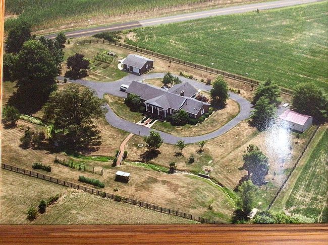 Preview of property located at 860 Fairgrounds Rd