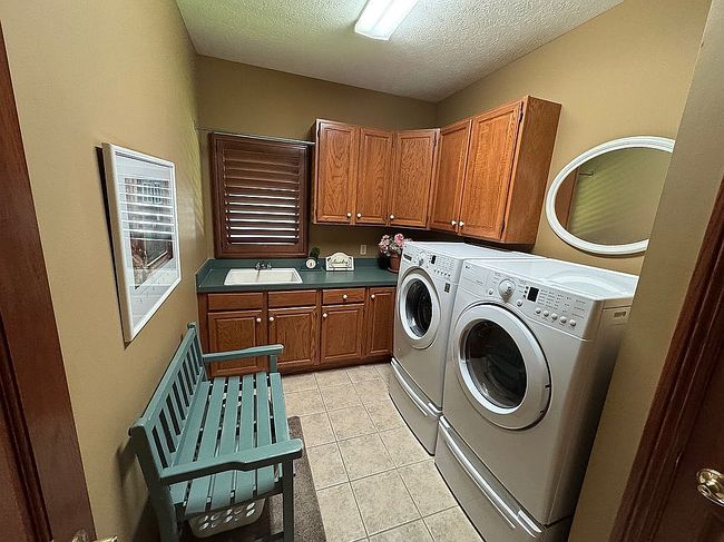 Image of 5850 S 91st St
