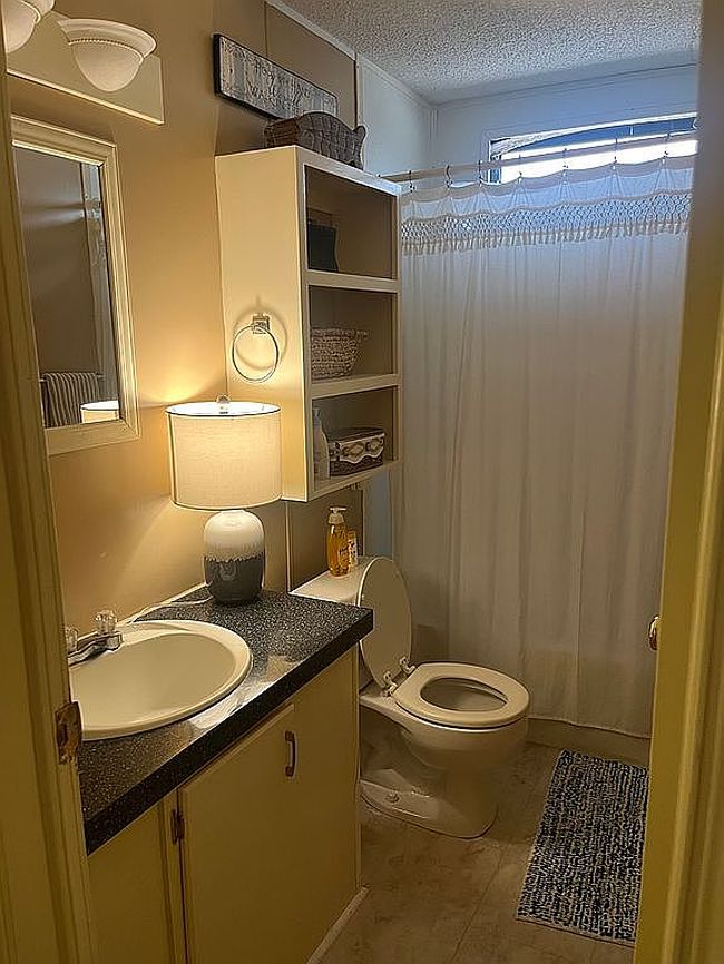 Image of 151 Harbor Oaks Dr