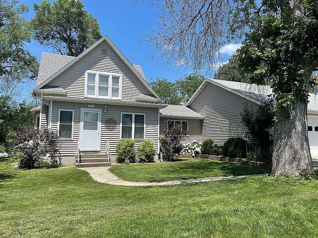 Photo of 611 10th Ave