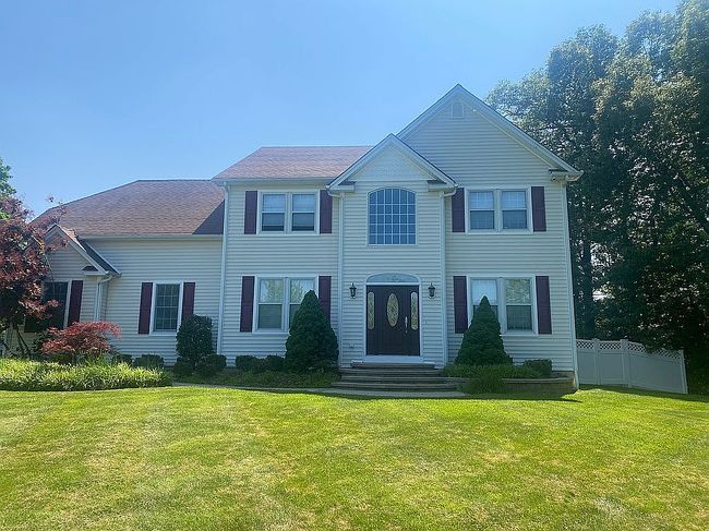 Photo of 30 Somerset Ln, Warwick, NY
