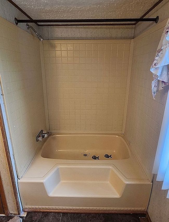 Photo of 1415 B St S #8, Albia, IA