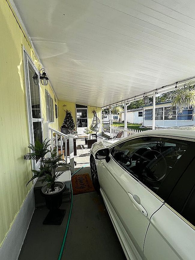 Image of 2468 Greenhedge Dr