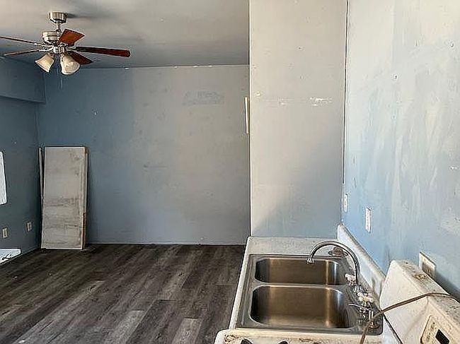 Photo of 6670 Aura Ave, Reseda, CA