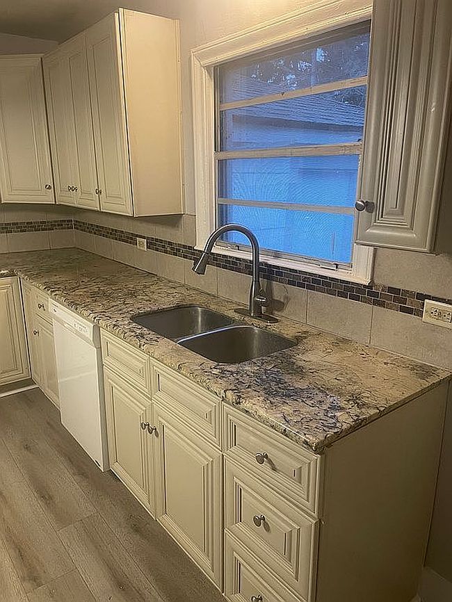 Image of 1008 N Washington St