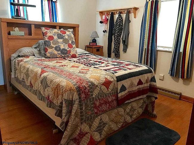 Photo of 1524 Rose Ln, Fairmont, WV