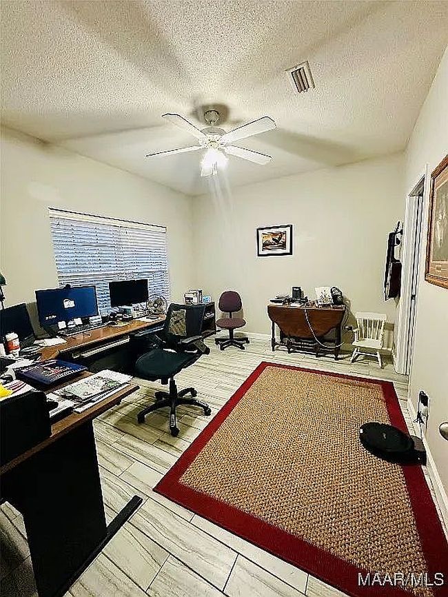 Image of 606 Frankfort Dr