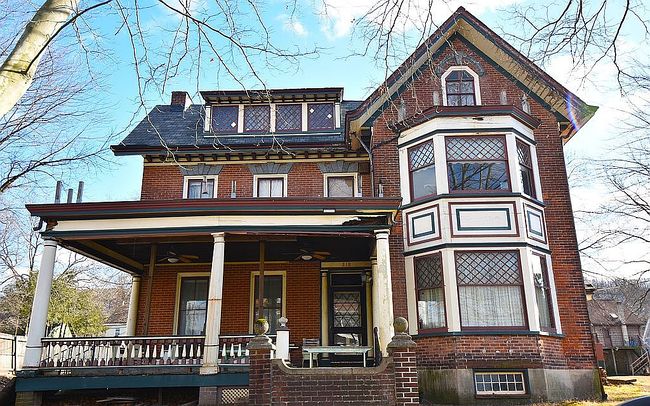 Image of 218 Center St