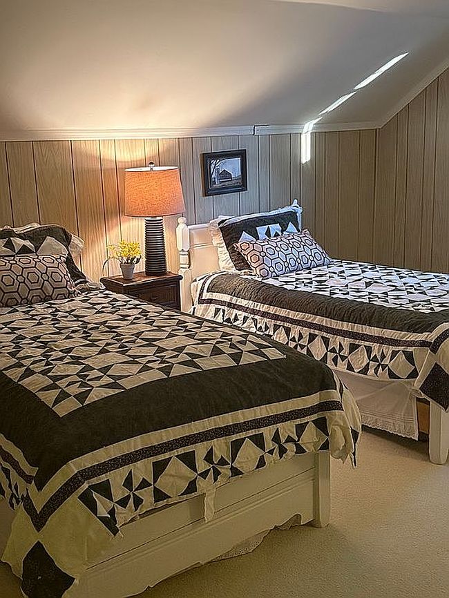 Image of 51 Village Green Cir