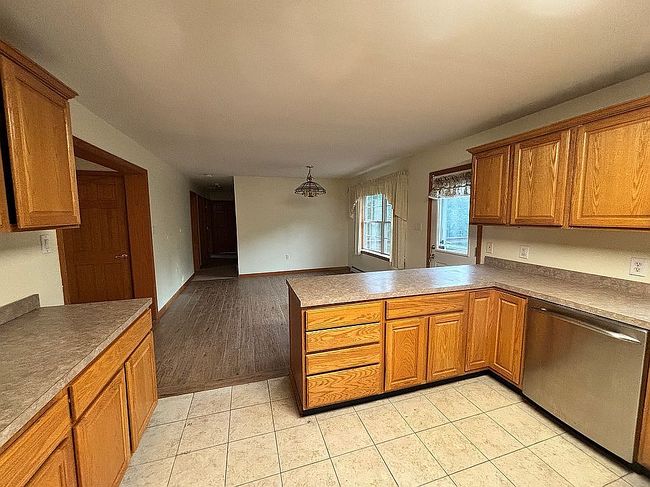 Photo of 882 East Rd, Bennington, VT
