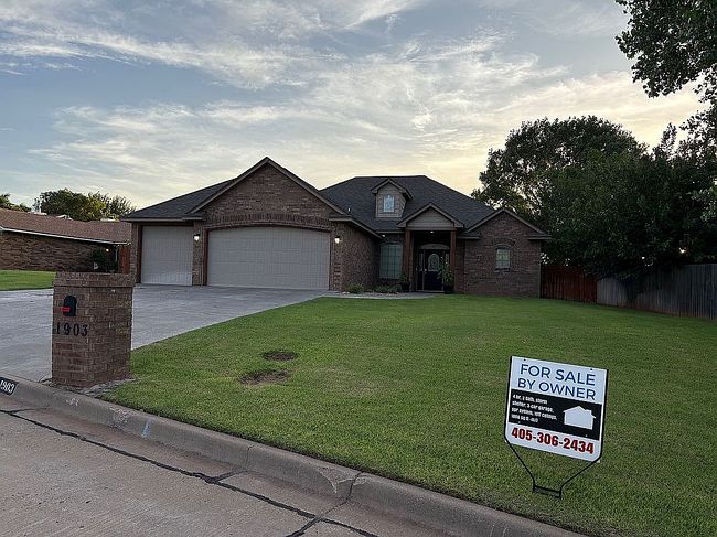 Photo of 1903 Meadowlake Dr, Woodward, OK