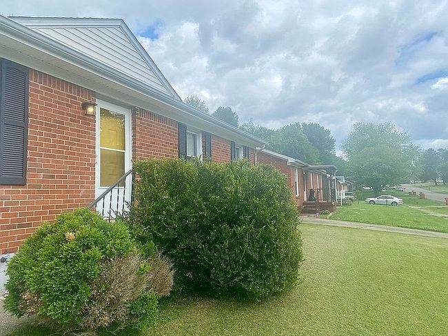 Additional photo 2 of property located at 88 W Airview Dr