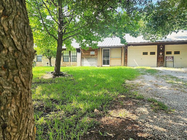 Additional photo 3 of property located at 209 Yucca Dr