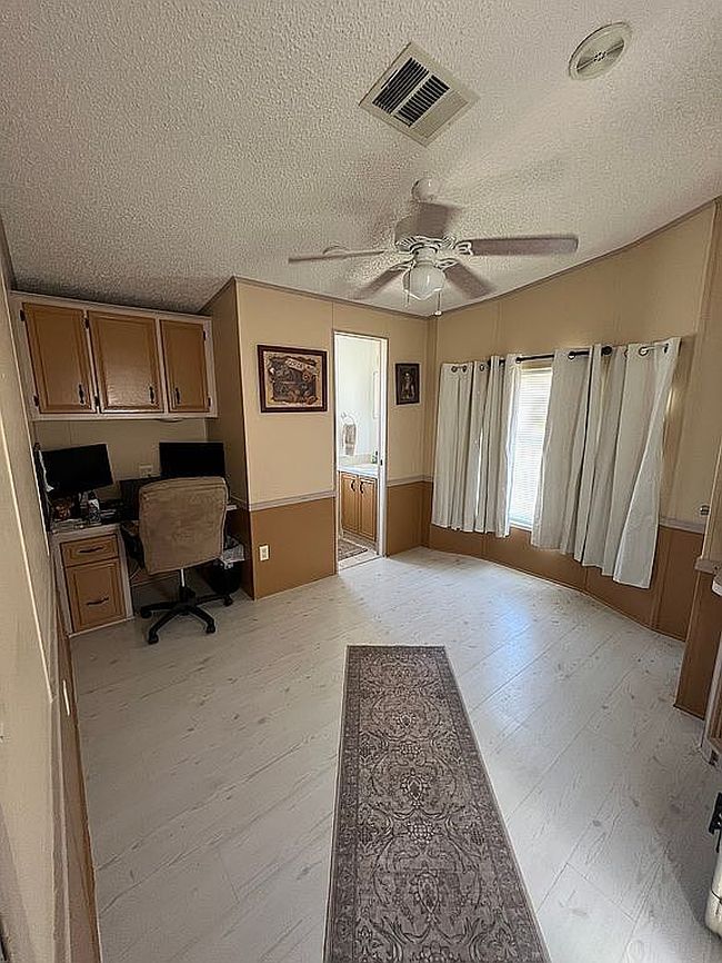 Photo of 228 Lakeside Garden Cir, Lake Wales, FL
