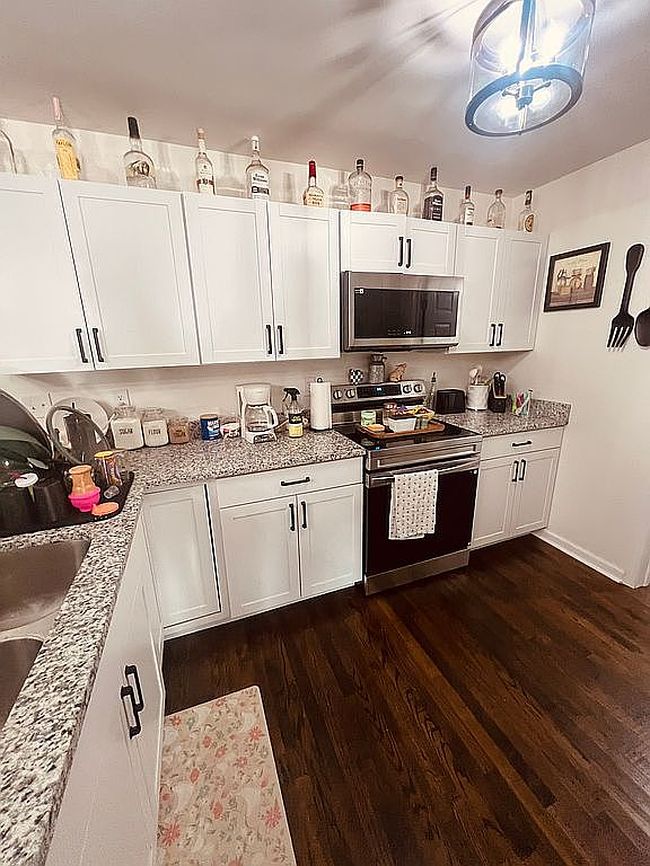 Additional photo 3 of property located at 122 Lake Point Dr