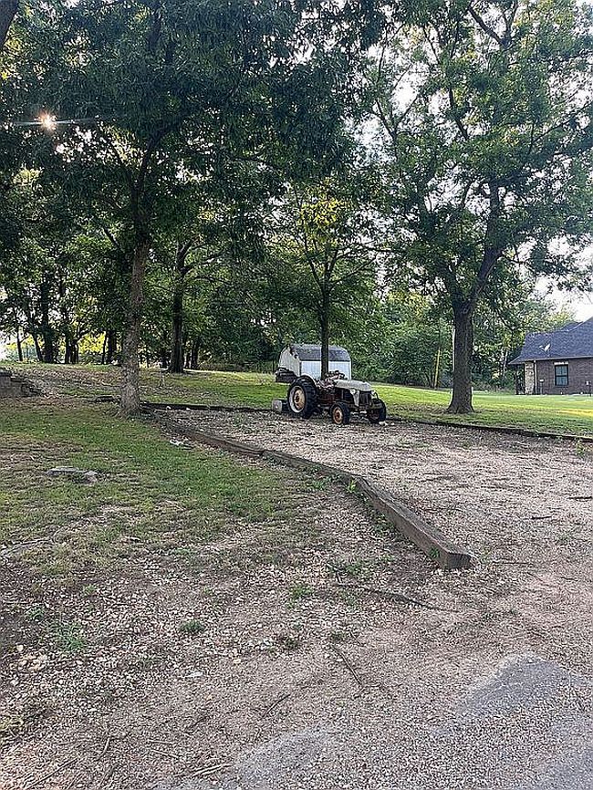 Image of 615 Lakeside Dr N